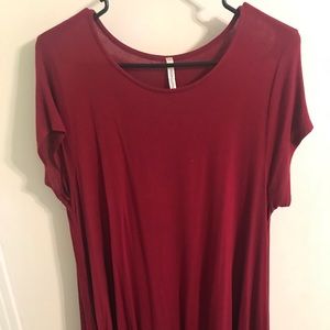 Comfortable Garnet Short Sleeve Dress w/ Pockets!